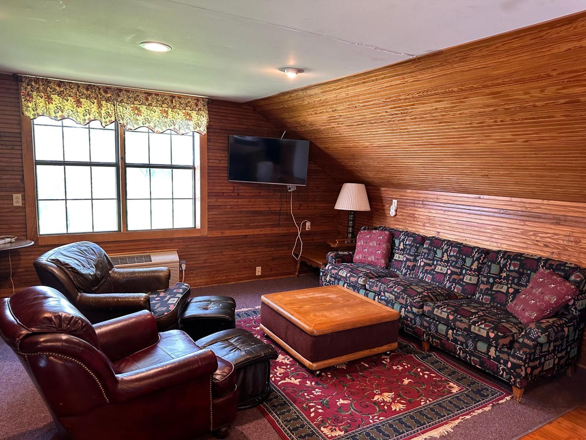 Turn On Inn Lake Village Room photo