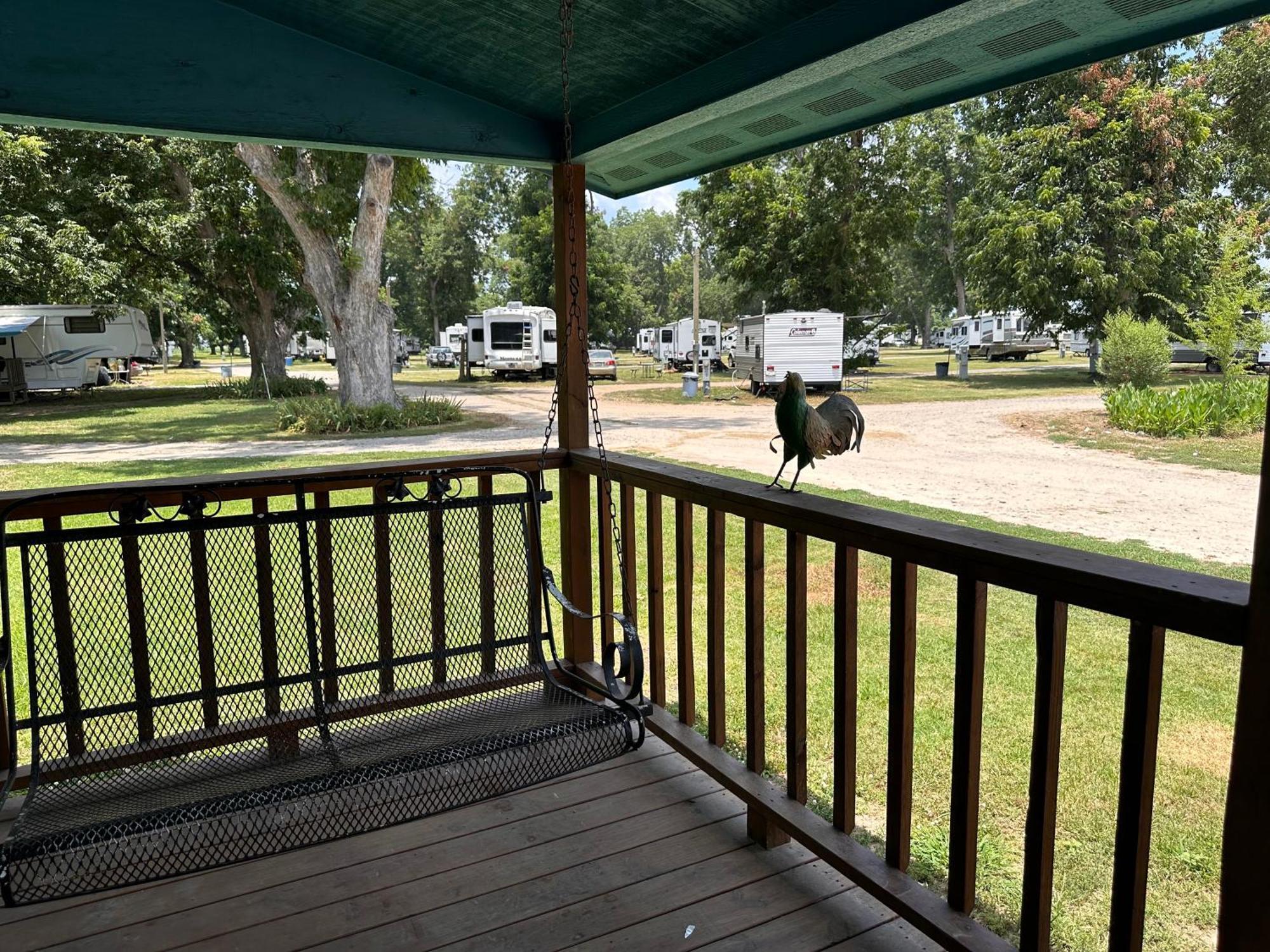Turn On Inn Lake Village Exterior photo