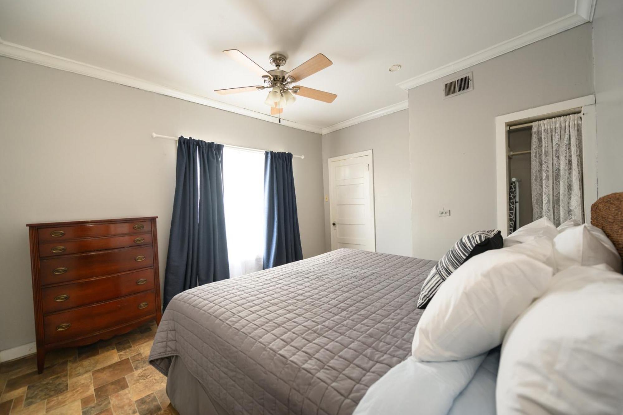 Turn On Inn Lake Village Room photo