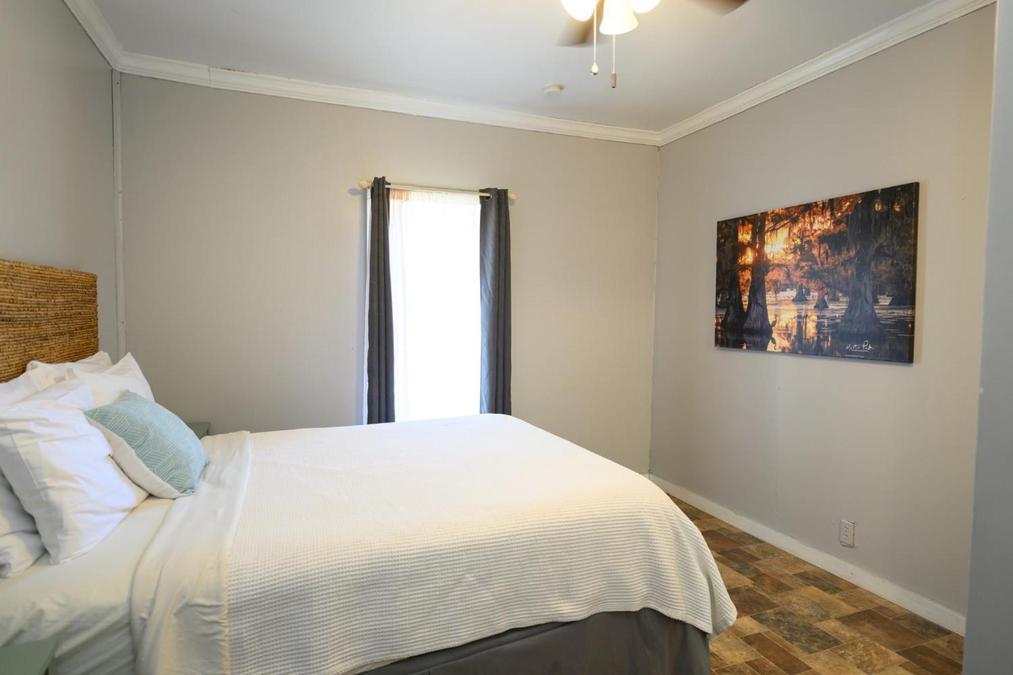 Turn On Inn Lake Village Room photo
