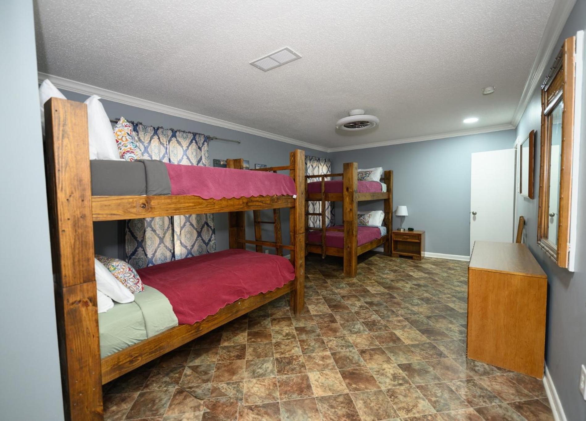 Turn On Inn Lake Village Room photo
