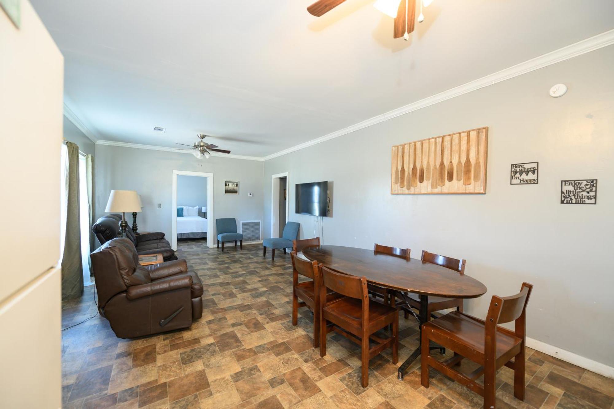 Turn On Inn Lake Village Room photo